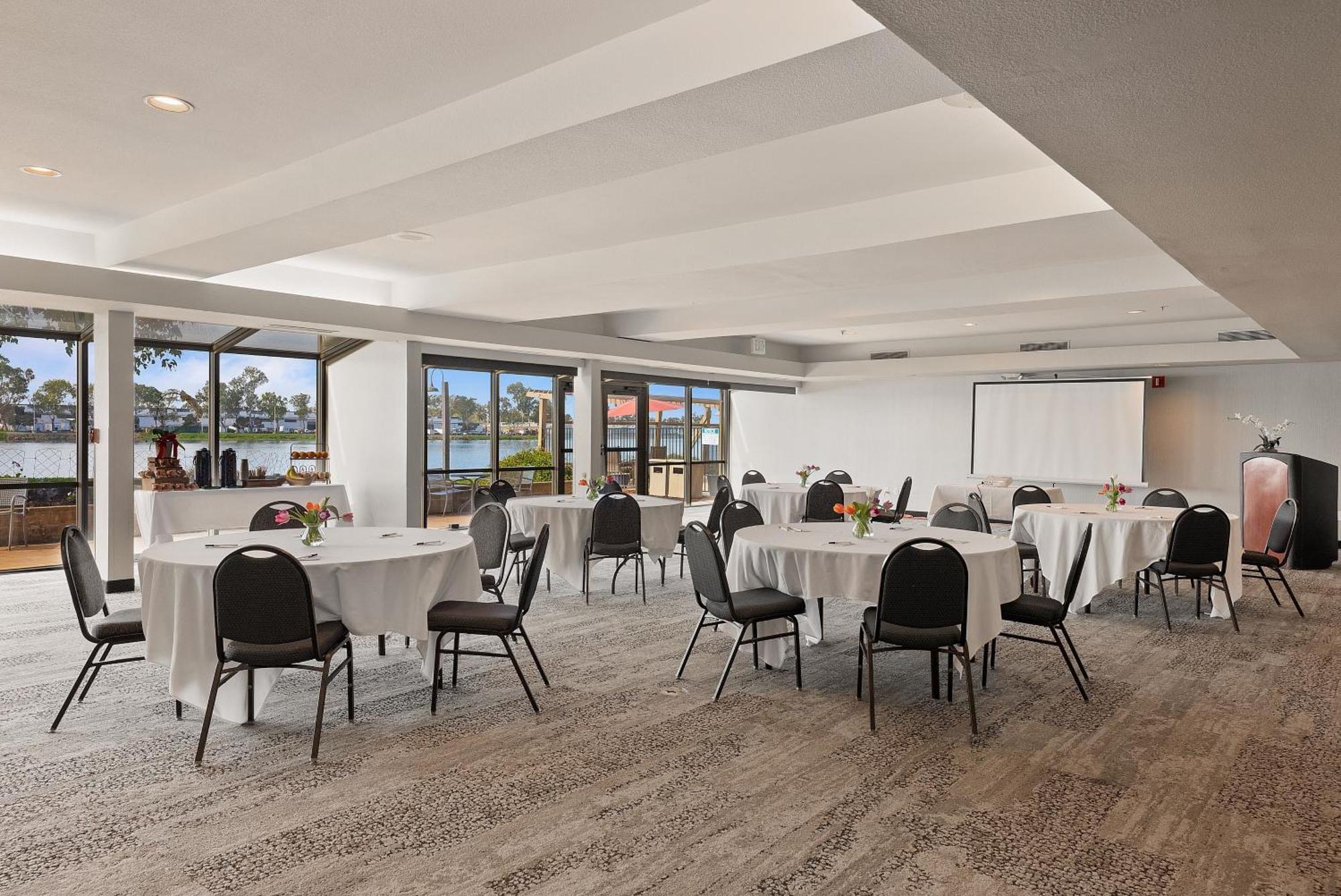 Executive Inn & Suites Oakland Zewnętrze zdjęcie